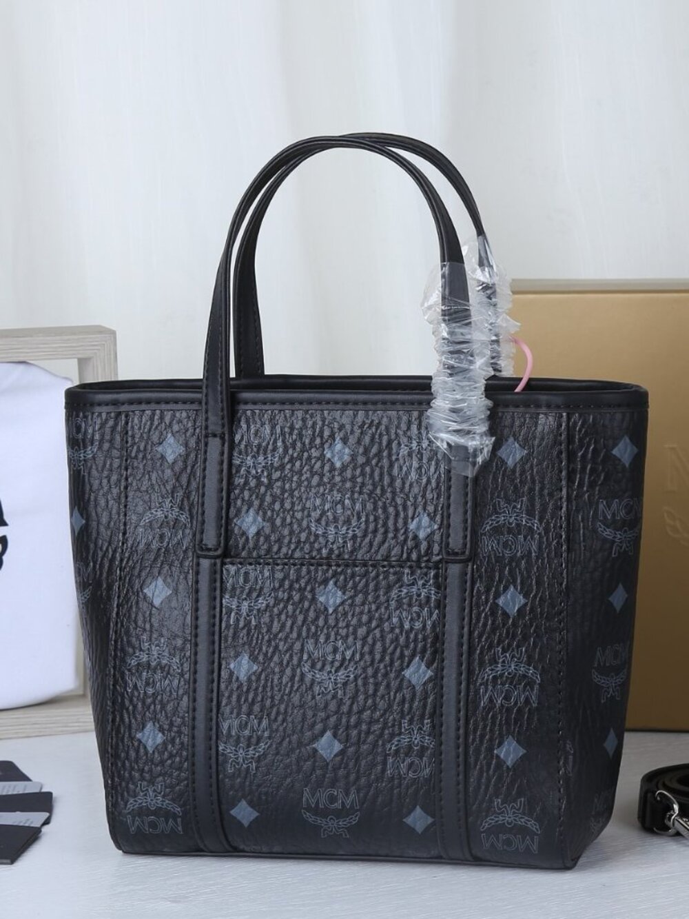 MCM Tote Bag - Picture 3 of 11